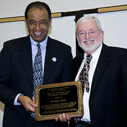 Cleveland Sellers receiving the Travelstead award